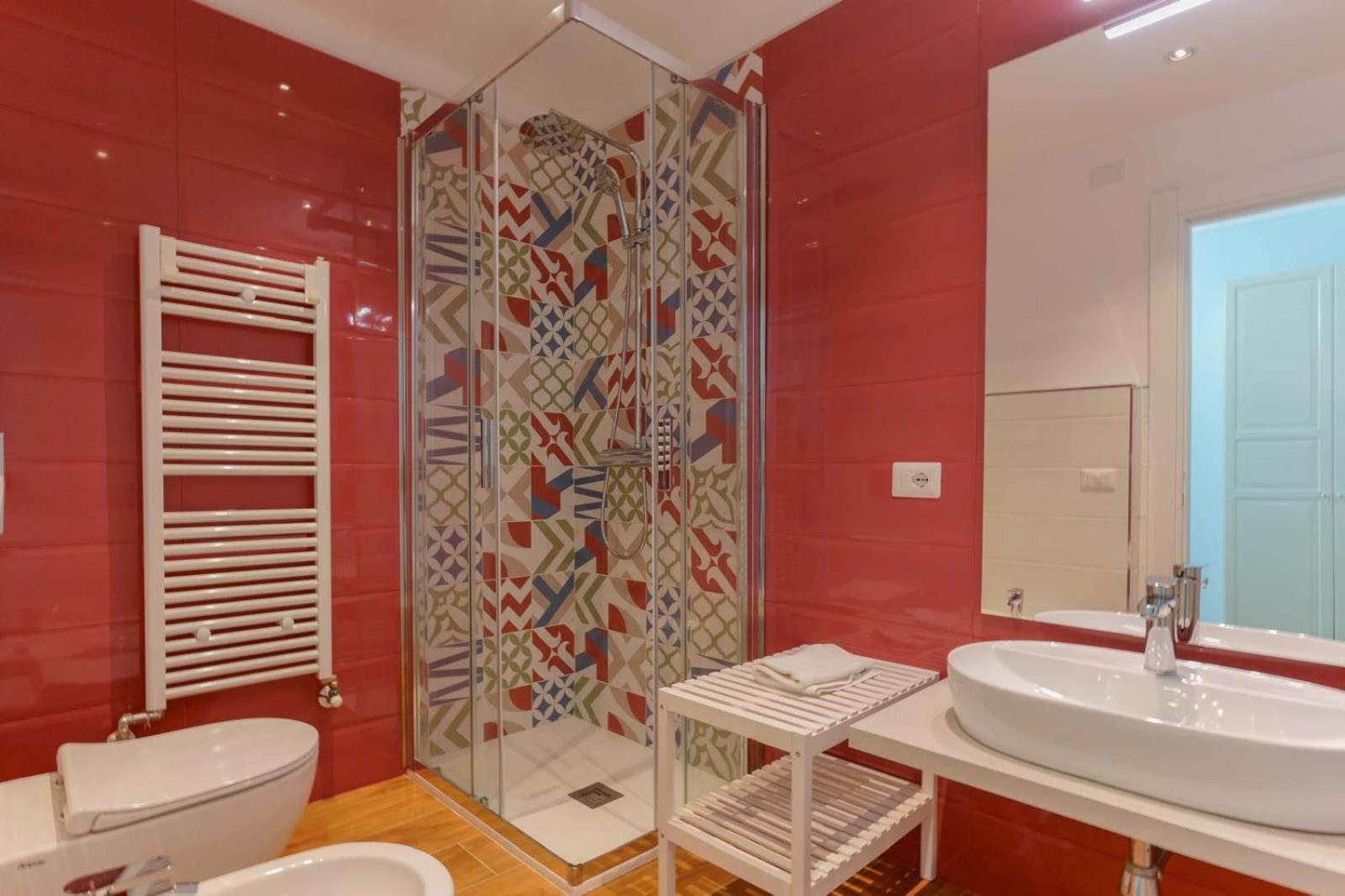 Al Teatro Lirico Hotel Каляри Екстериор снимка